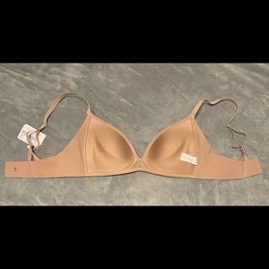 New with tag Lululemon Take Shape Bra 34B.
